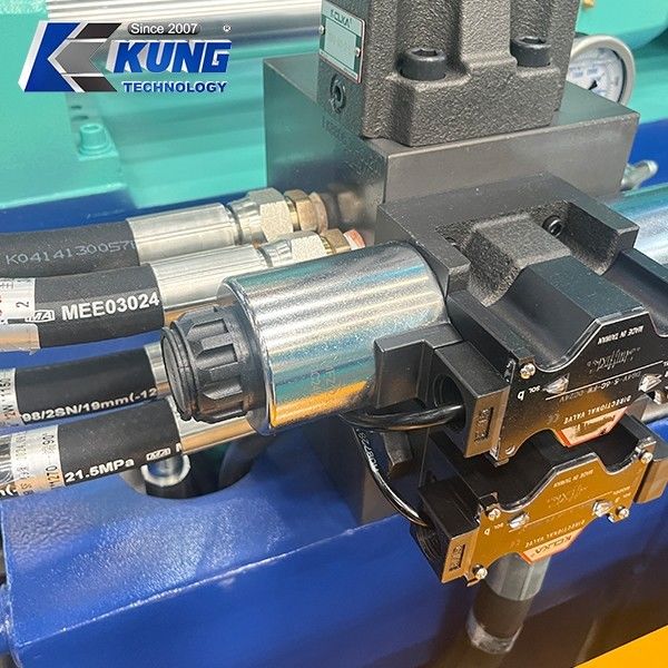 Automatic Plastic Shoe Making Machine Pvc Three Color Upper Molding