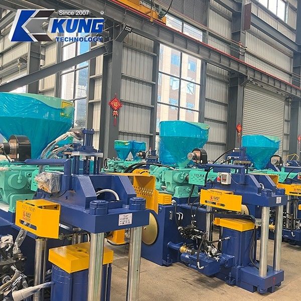 Automatic Plastic Shoe Making Machine Pvc Three Color Upper Molding